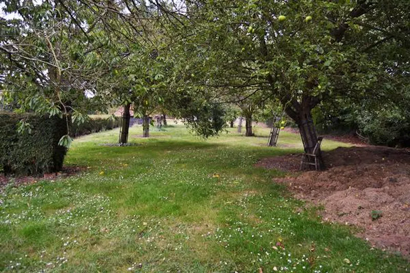 200 acre Radlett farm, L236 (photo 48)