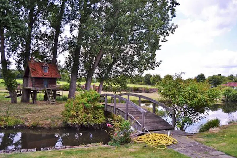 Summer house at 200 acre Radlett farm, L236 (photo 55)