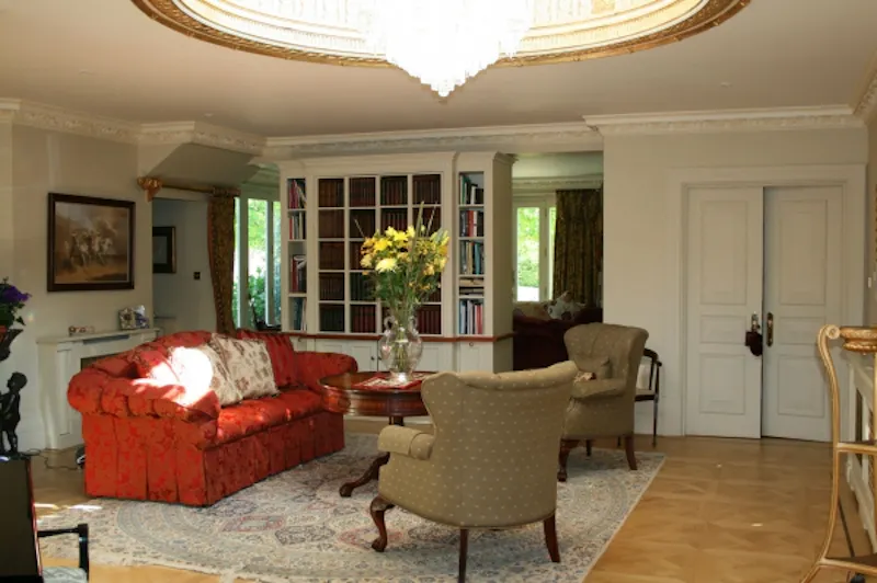 Drawing room at Art deco country house Datchet, D1987 (photo 7)