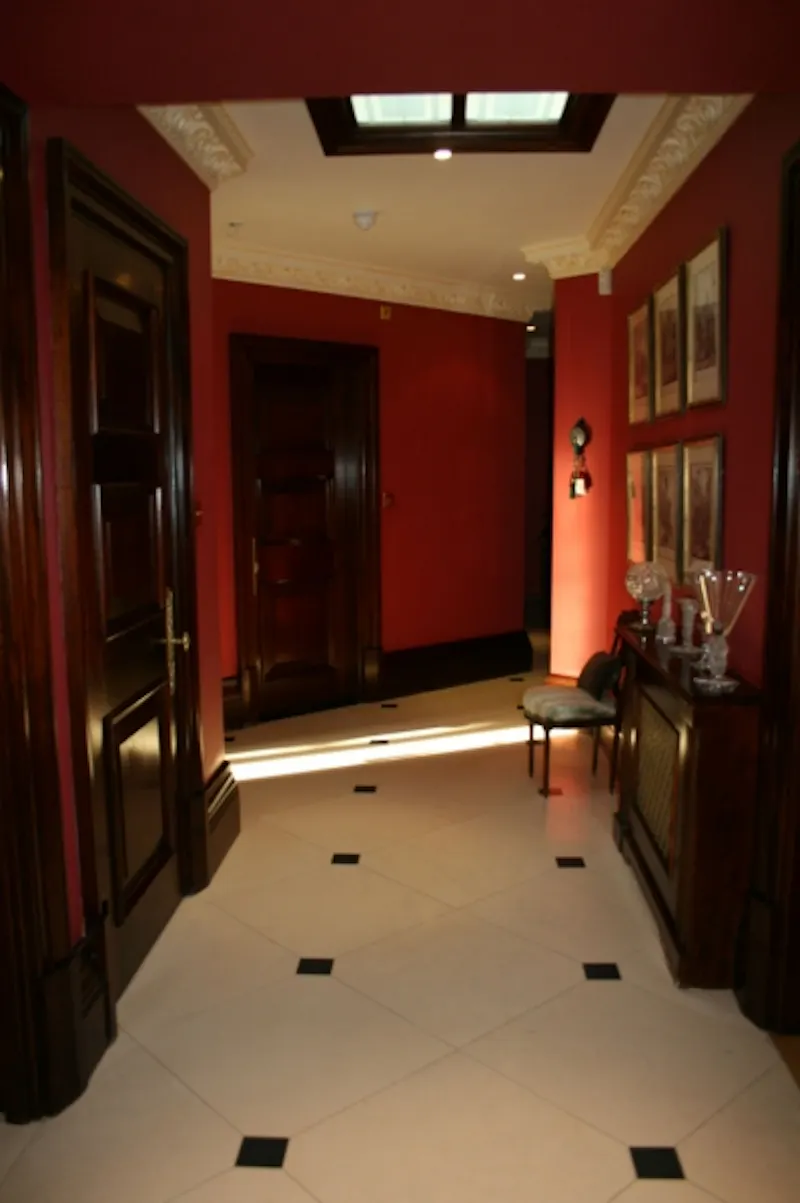 Corridor at Art deco country house Datchet, D1987 (photo 5)
