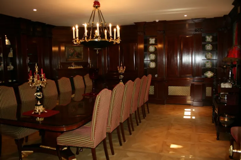 Panelling at Art deco country house Datchet, D1987 (photo 16)