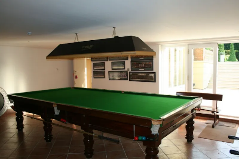 Games room at Art deco country house Datchet, D1987 (photo 17)