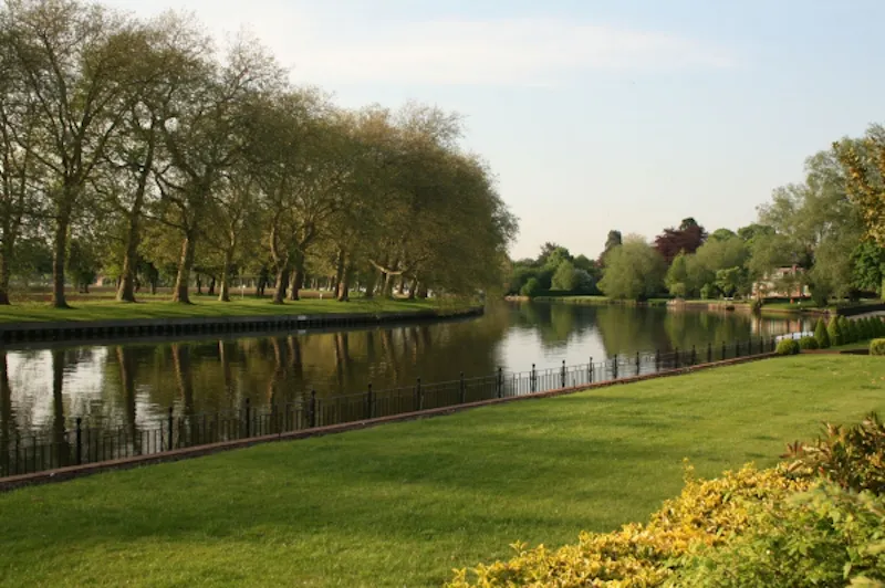 Views - Thames at Art deco country house Datchet, D1987 (photo 26)