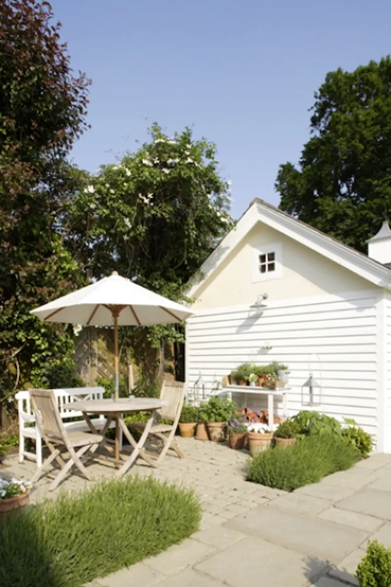 Pretty New England-style house, D1998 (photo 42)