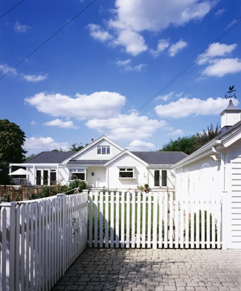 Pretty New England-style house, D1998 (photo 41)