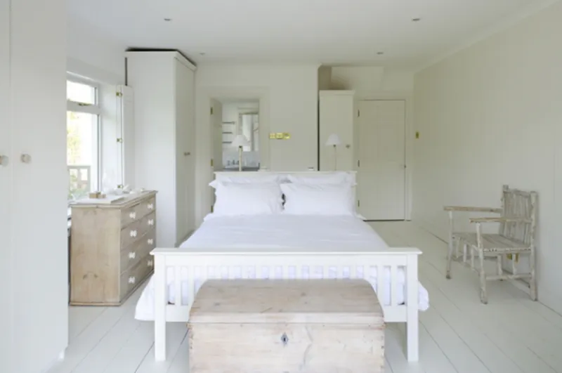 Bedroom at Pretty New England-style house, D1998 (photo 30)