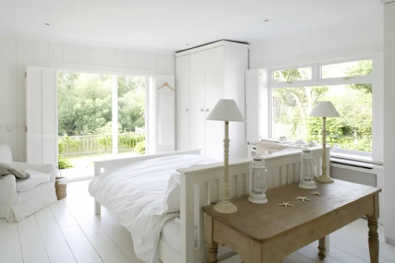 Bedroom at Pretty New England-style house, D1998 (photo 32)
