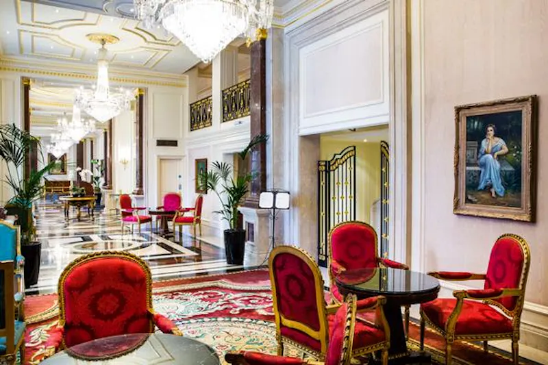 Luxury Kensington boutique hotel, R686 (photo 2)