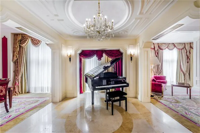 Piano at Luxury Kensington boutique hotel, R686 (photo 11)