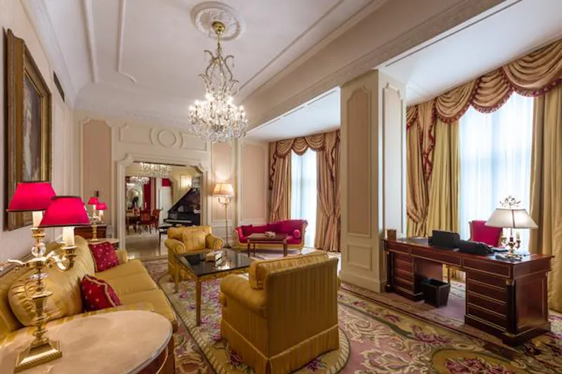 Living Room at Luxury Kensington boutique hotel, R686 (photo 12)