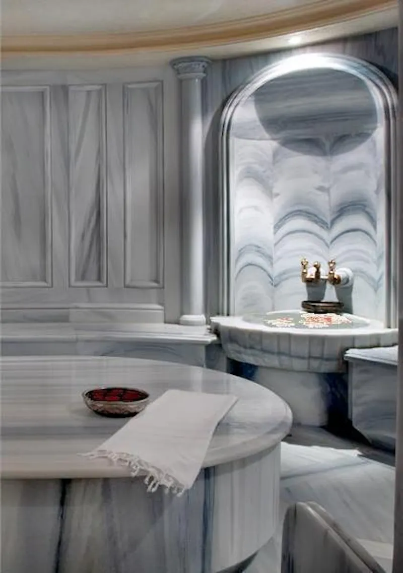 Bathroom at Luxury Kensington boutique hotel, R686 (photo 18)