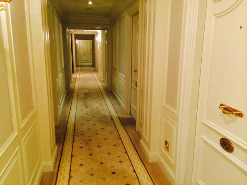 Corridor at Luxury Kensington boutique hotel, R686 (photo 22)