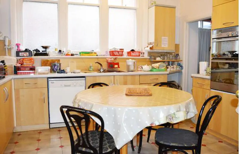 Dining room at Detached Putney house, B969 (photo 2)