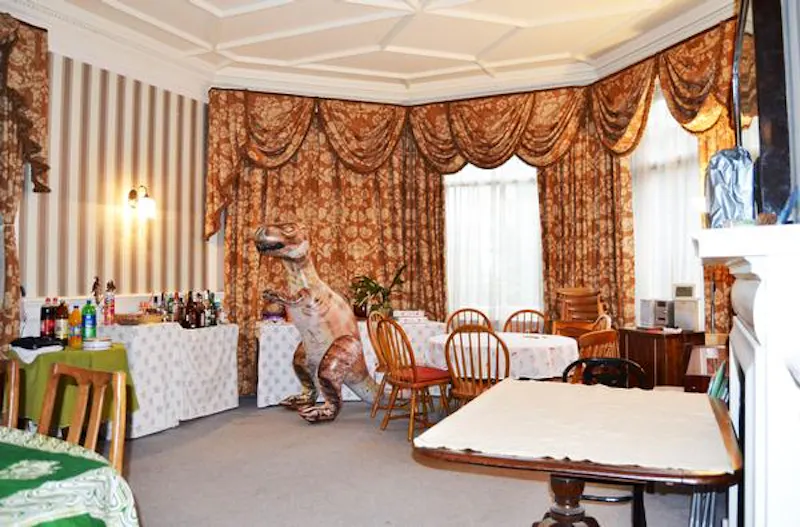 Drawing room at Detached Putney house, B969 (photo 7)