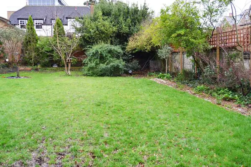 Detached Putney house, B969 (photo 33)
