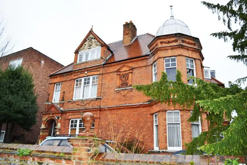 Detached Putney house, B969 (photo 37)