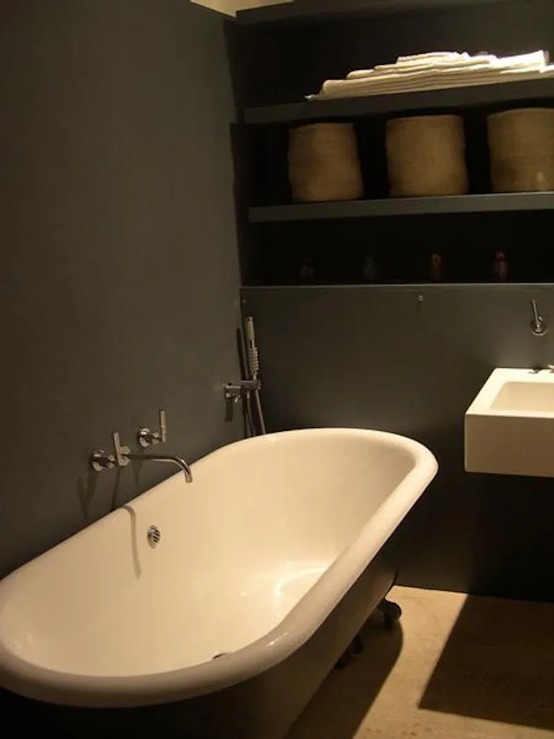 Bathroom at Rustic flat in Notting Hill, F961 (photo 35)