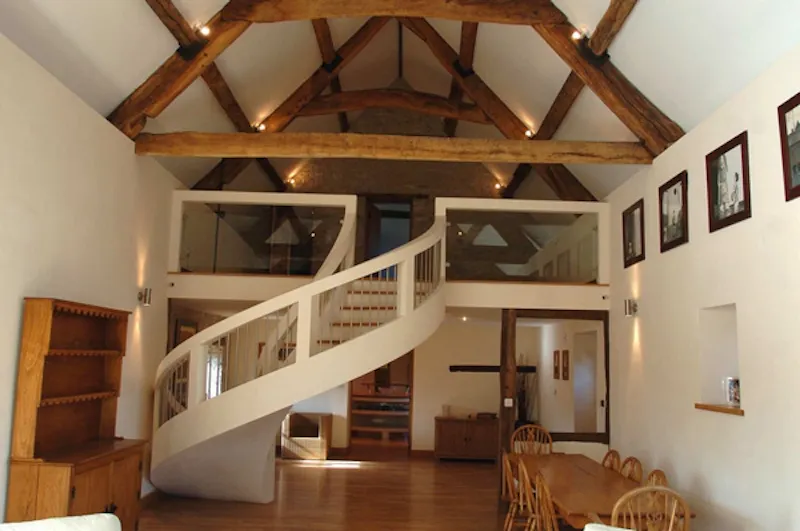 Beams at Film location L607 in Gloucestershire (photo 4)