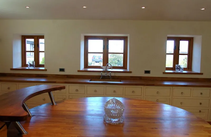 Kitchen at Film location L607 in Gloucestershire (photo 7)