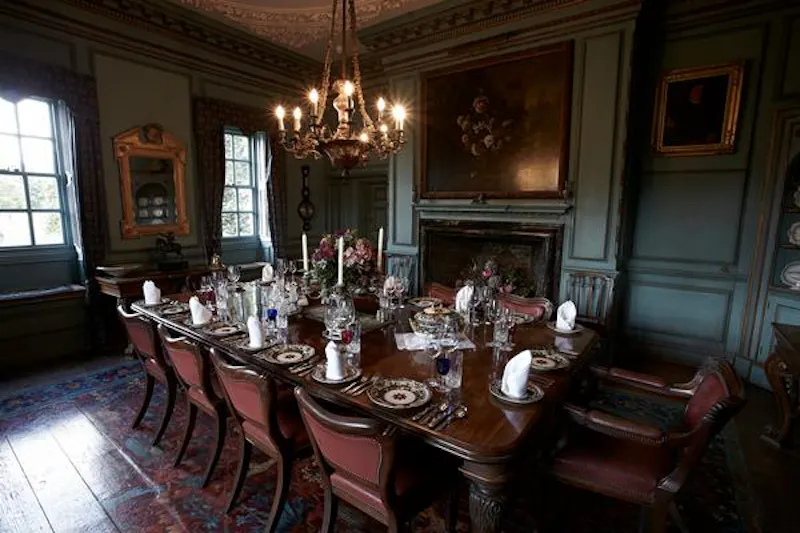 Dining room at Film location H4 in Berkshire (photo 3)