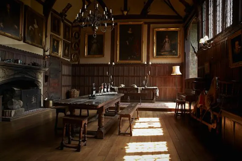Ballroom at Film location H4 in Berkshire (photo 4)