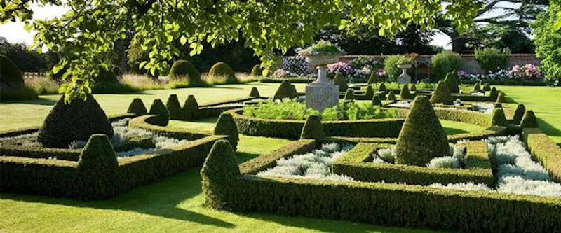 Garden - formal at Elizabethan Ipswich stately , M39 (photo 19)