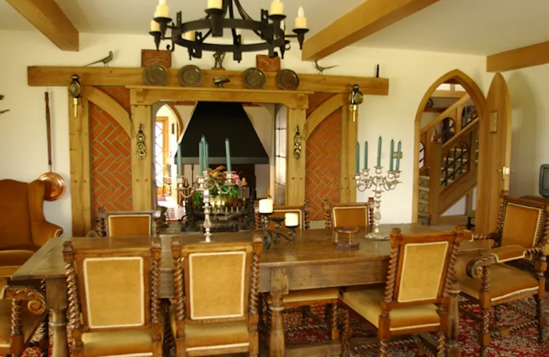 Dining room at Brockenhurst detatched house, D1978 (photo 7)