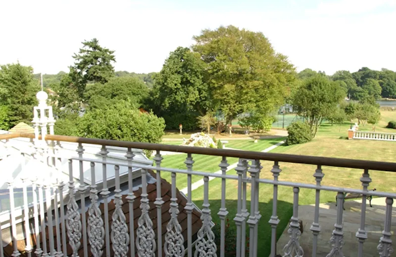 Balcony at Brockenhurst detatched house, D1978 (photo 20)