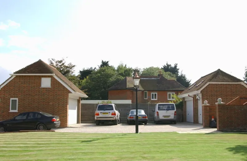 Garage at Brockenhurst detatched house, D1978 (photo 29)