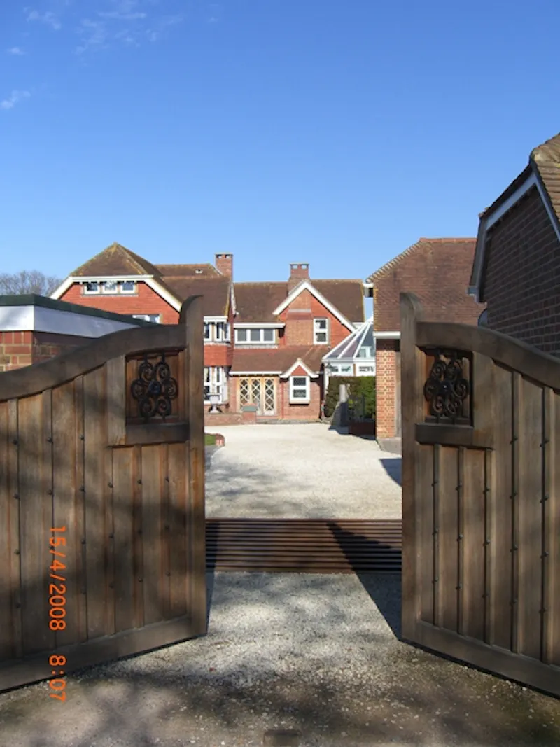 Gate at Brockenhurst detatched house, D1978 (photo 31)