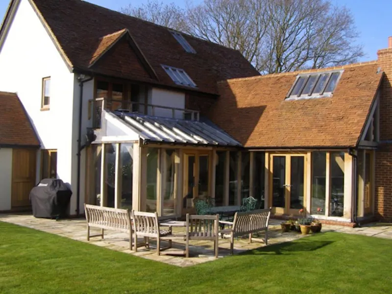 Conservatory at Secluded Chobham farmhouse, D1977 (photo 2)