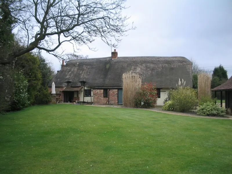 Garden at South Oxfordshire cottage, C784 (photo 4)