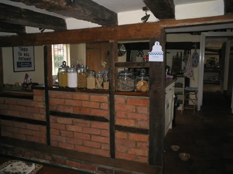 Beams at South Oxfordshire cottage, C784 (photo 10)