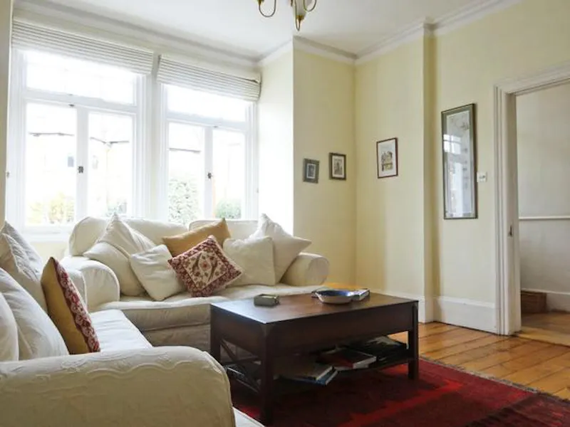 Bright and airy home in Barnes, E260 (photo 12)