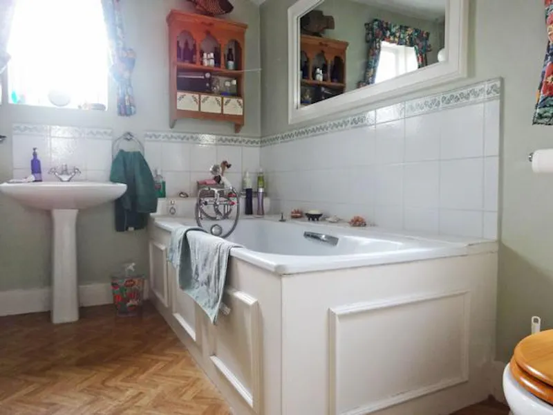 Floor - wooden at Bright and airy home in Barnes, E260 (photo 26)