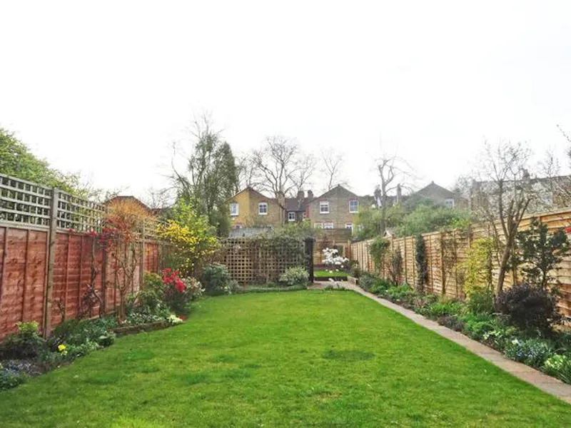 Bright and airy home in Barnes, E260 (photo 29)