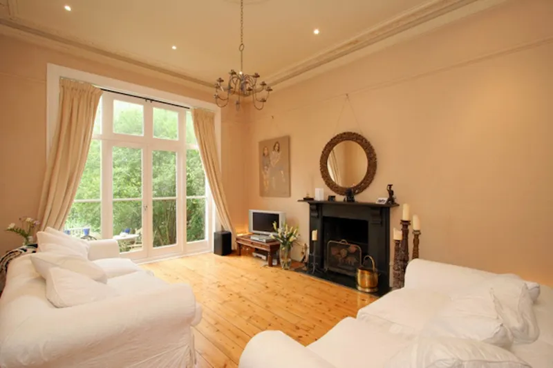 French doors at Film location B761 in London (photo 5)