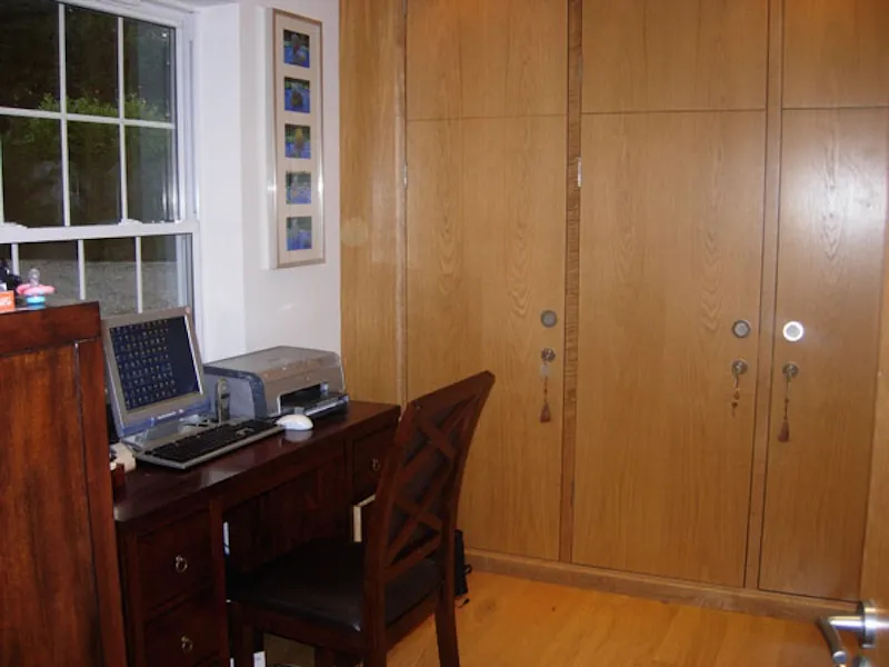 Study at Stoke Poges family house, D1985 (photo 13)