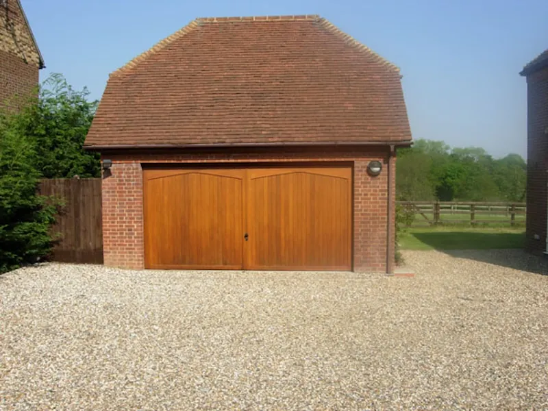 Garage at Stoke Poges family house, D1985 (photo 15)