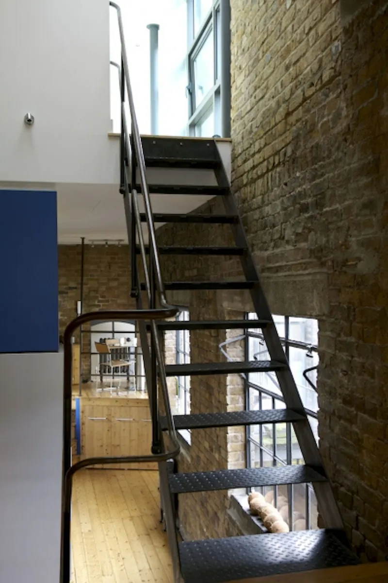 Converted Southwark Forge, F094 (photo 5)