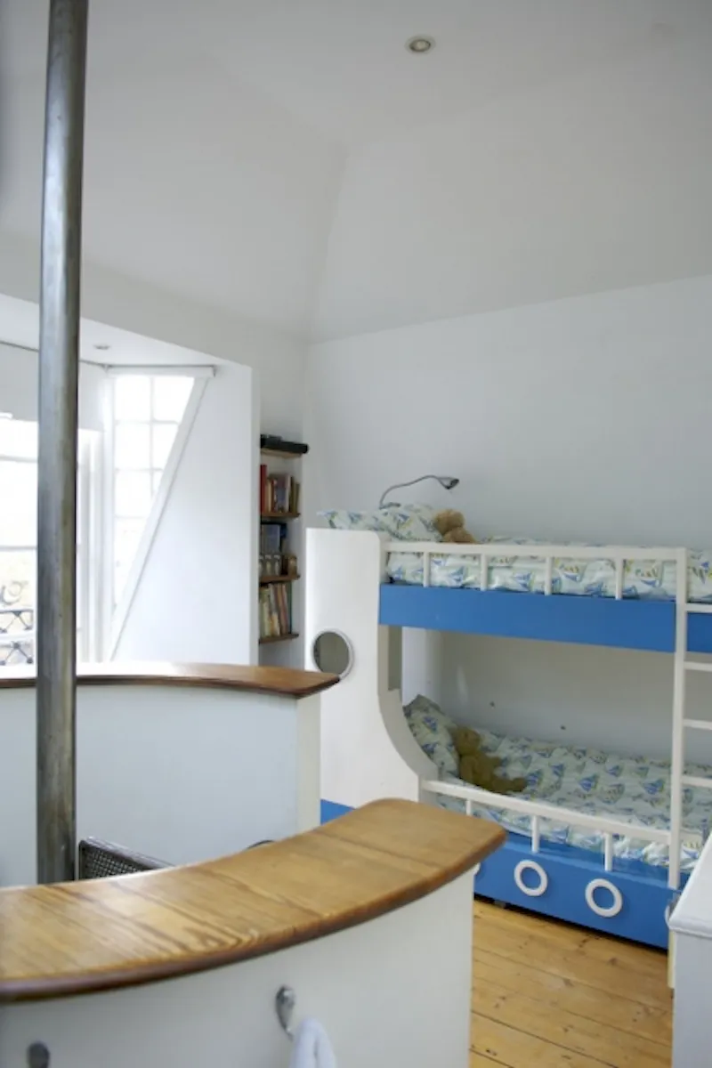 Converted Southwark Forge, F094 (photo 17)