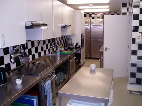 Small studio kitchen in St Albans, P566