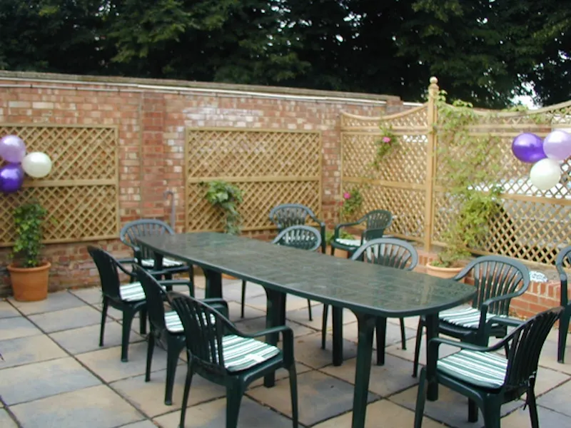 Terrace/Patio at Small studio kitchen in St Albans, P566 (photo 7)