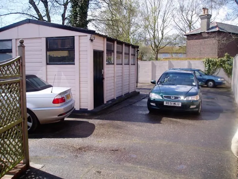 Small studio kitchen in St Albans, P566 (photo 9)