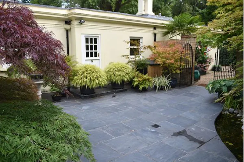 Palladian lodge in Longcross, A1187 (photo 18)