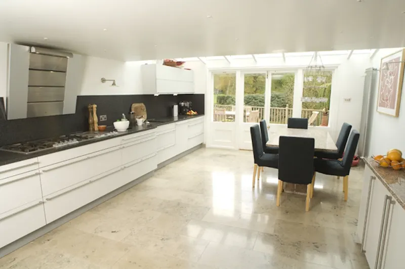 Kitchen at Detached house in Chiddingly, B1490 (photo 4)