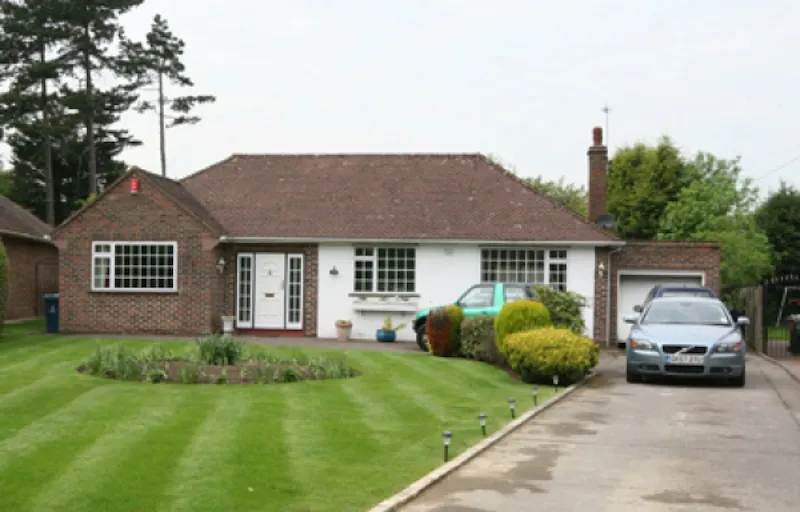 Driveway at Film location D1893 in Middlesex (photo 1)