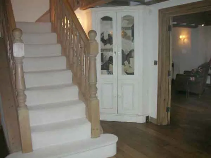 Staircase at Characterful Radlett house, M267 (photo 4)
