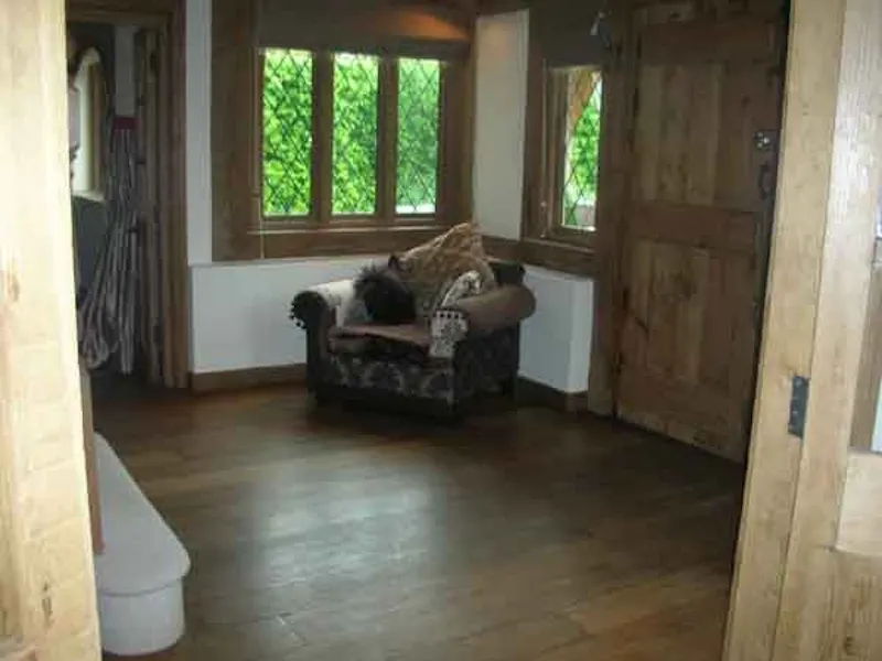 Entrance hall at Characterful Radlett house, M267 (photo 5)