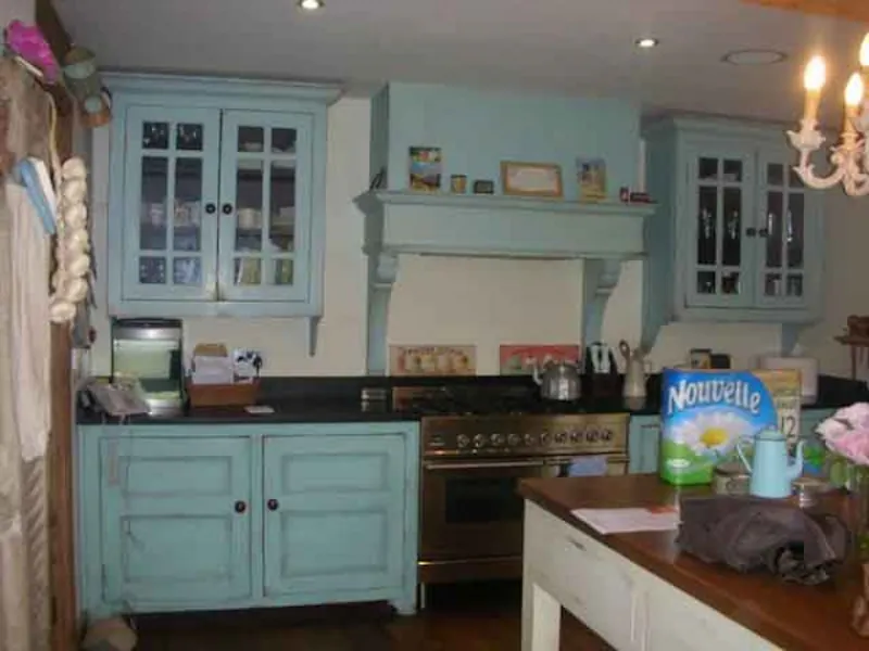 Kitchen at Characterful Radlett house, M267 (photo 6)